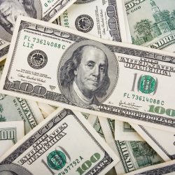 The US dollar index continues to rebound for two days, and the gold price at the $3000 level has escalated its attack and defense battle