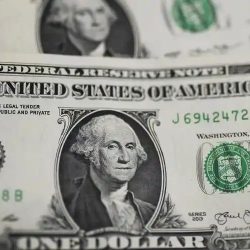 The policy paradox under the wave of de dollarization: why did Trump allow the loosening of US dollar hegemony?